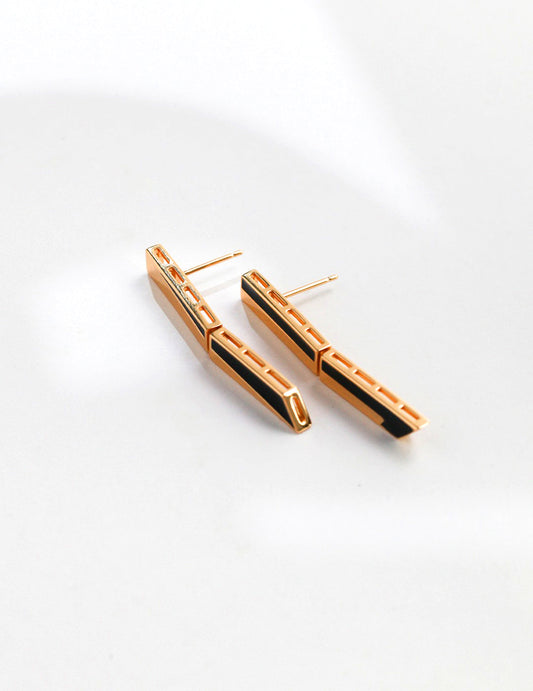 Elevate Your Style with Our Exquisite Earrings Collection!